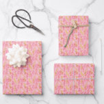 Feuilles roses et jaunes sur rose<br><div class="desc">Feuilles roses et jaunes sur feuilles de papier à enveloppement rose</div>