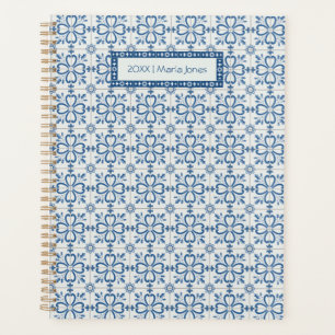 Feuilles saints de Noël et pétales de fleurs