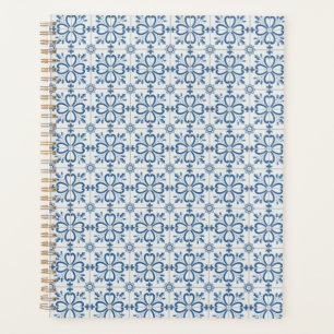 Feuilles saints de Noël et pétales de fleurs