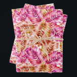 Feuilles tropicaux roses<br><div class="desc">Des frondes de palmiers roses et bronzés sont présentées sur ces feuilles de papier d'emballage,  amusantes pour toutes les occasions.</div>