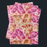 Feuilles tropicaux roses<br><div class="desc">Des frondes de palmiers roses et bronzés sont présentées sur ces feuilles de papier d'emballage,  amusantes pour toutes les occasions.</div>