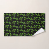 Feuilles vertes chic sur fond noir (Serviette à main)