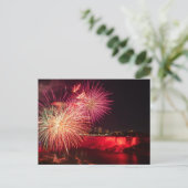 Feux d'artifice sur la carte postale du Niagara (Debout devant)