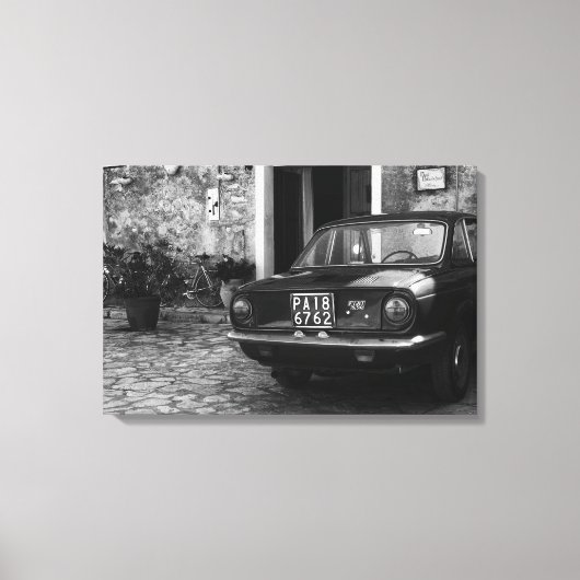 FIAT-auto in Italië in zwart-wit Canvas Afdruk (Voorkant)