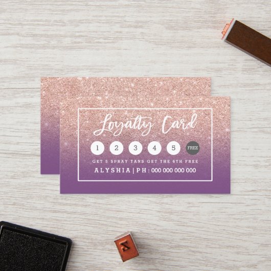 Fidélité Pourpre rose de typographie d'or de carte de (Devant/Arrière en situation)