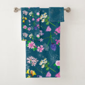 Field flowers, hand-painted in watercolour on blue bad handdoek (Insitu)
