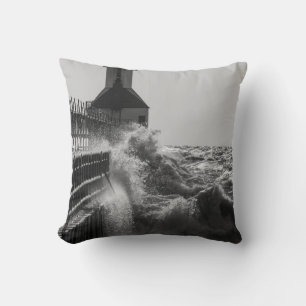 Fierce Waves in St Joseph Grayscale Kussen