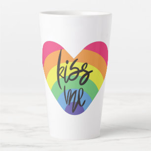 Fierté - embrasse-moi. L'amour est juste. Tasse la