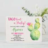 Fiesta taco over een verjaardagsuitnodiging voor m kaart (Staand voorkant)