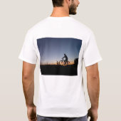 fiets (zie achteraan) t-shirt (Achterkant)