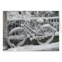 Fietscyclus met sneeuw