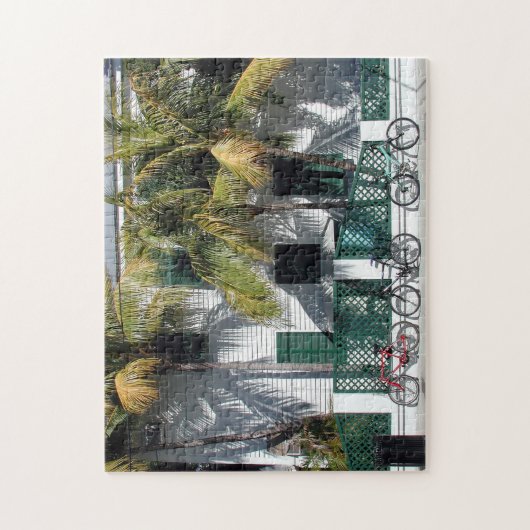 Fietsen geparkeerd bij appartementencomplex Key We Legpuzzel (Verticaal)