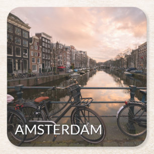 Fietsen op zonsondergang in Amsterdam Vierkante Kartonnen Onderzetter