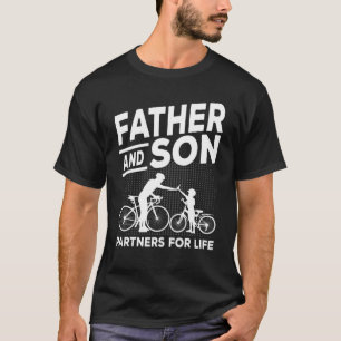 Fietsen van vader en zoon Riding van vader en jong T-shirt