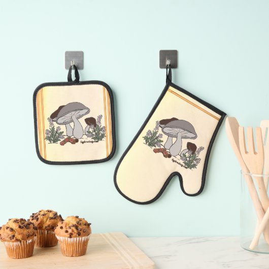Figdewdrop caterpillar & mushroom gold pot holders ovenwant & pannenlap set (Insitu(Ophanging))