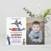 Fighter Jet Verjaardag Uitnodigingen Grijs met fot (Staand voorkant)