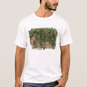 Fiji, Viti Levu, Navala, traditionele Bure-huizen T-shirt