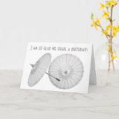 FIJN DAT WE EEN VERJAARDAG "DELEN" KAART (Gele Bloem)