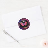 Fijne dag en een betere avondvlinderkunst. ronde sticker (Envelop)