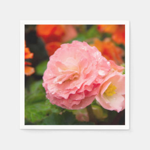 Fijne roze bloem na de regen servet
