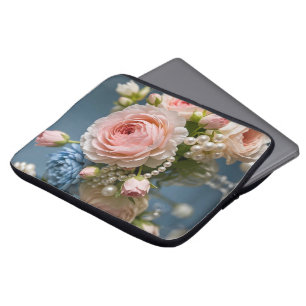 Fijne roze roos met parel in vaas laptop sleeve