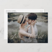 Fijne Script Love is Patiënt De datum wijzigen Aankondigingskaart (Voorkant / Achterkant)