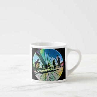 Fikeshot door het wiel espresso kop