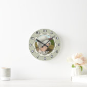 Fille Amish Portant une horloge ronde Bonnet (Maison)