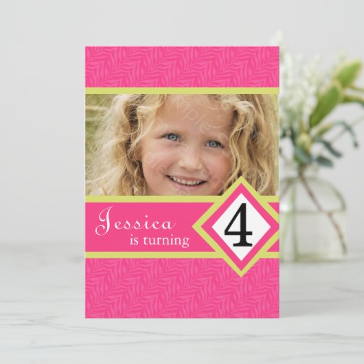 FILLE an de zèbre de 4 invitations de fête (Debout devant)