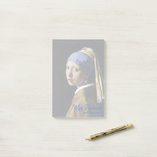 Fille avec les notes de post-it de boucle (Sur un bureau)