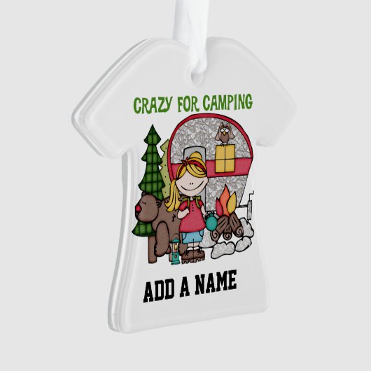 Fille blonde folle pour camper (devant)