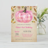 Fille Citrouille premier anniversaire Invitation r (Debout devant)