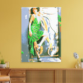 fille en robe verte toile enveloppée (Insitu(Salon))