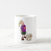 Fille Marcher Un Chien Café Mug (Centre)