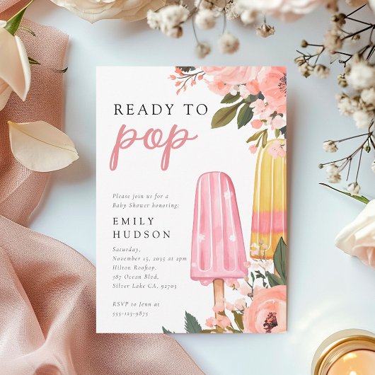 Fille prête à faire une invitation Baby shower