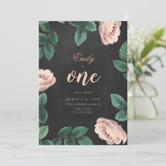 Fille Rose premier anniversaire Invitation tableau (Debout devant)