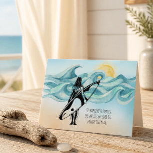 Fille surfeuse Le bonheur vient en vagues Carte