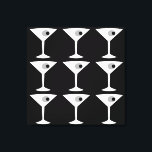 Film Noir autre Martini toile étirée<br><div class="desc">Ce Film Noir Un autre Martini Stretched Canvas Print présente un arrière - plan noir et l'image carrelée d'une silhouette blanche d'un martini verre. A l'intérieur de chaque verre se trouve une olive grise avec un pimento noir. Il s'agit d'une impression de toile étirée amusante et sophistiquée pour tous ceux...</div>