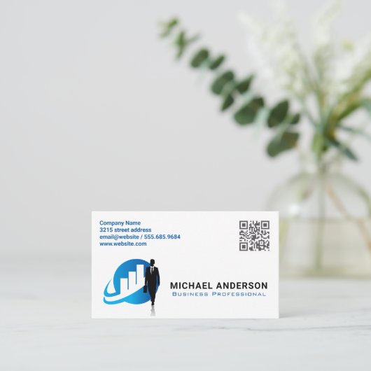 Financiële grafiek | Zakelijk Man | QR-code Visitekaartje (Staand voorkant)