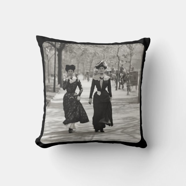 Fine Dames Pillow Kussen (Voorkant)