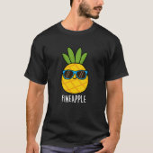 Fineapple Funny Pineapple Pun Dark BG T-shirt (Voorkant)