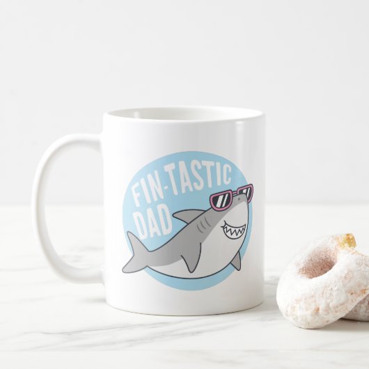 Fintastic Papa Shark Pun drôle de tasse de café (Avec donut)