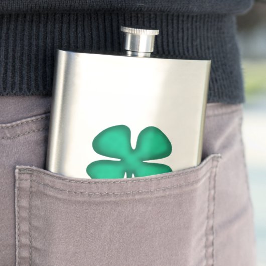 Fiole en acier inoxydable Lucky 4 Leaf Irish Clove (En situation)