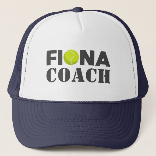 Fiona Tennis Coach Trucker Pet (Voorkant)