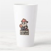 Firefighter Boo – Spooky Cute Halloween Ghost Latte Mok (Voorkant)