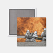 Firemen neutraliseren een brand magneet (Voorkant / Achterkant)