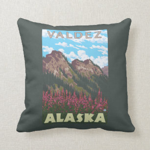 Fireweed & Mountains - Valdez, Alaska Kussen