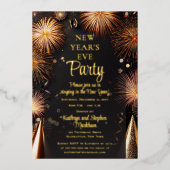 Fireworks Black Gold New Years Eve Party Folie Uitnodiging (Voorkant)