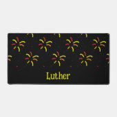 Fireworks op zwart bureaumat (Voorkant)