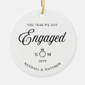 First Christmas Engaged Hanging Decoration Keramisch Ornament (Voorkant)